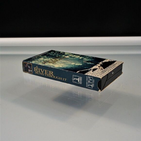 A River Runs Through It VHS Tape Robert Redford 1992 Columbia Pictures - Picture 4 of 4